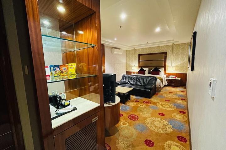 Room 12 of 47