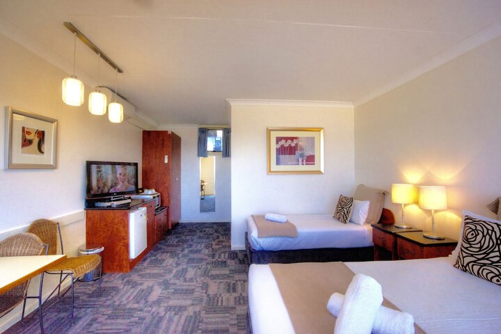 Room 18 of 48