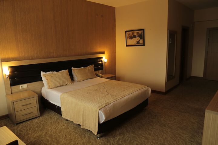 Room 30 of 64