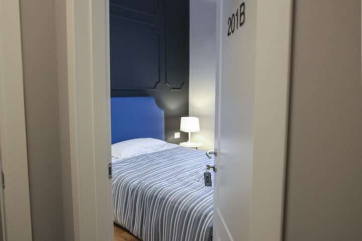 Room 26 of 96