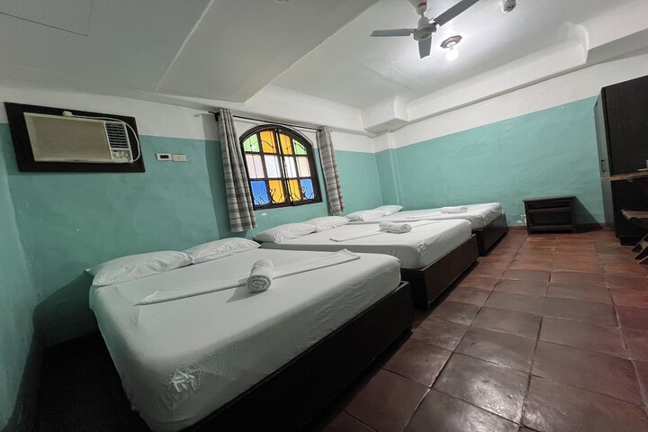Room 15 of 46