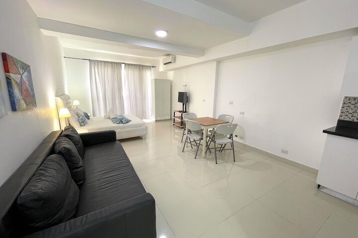 Room 4 of 37