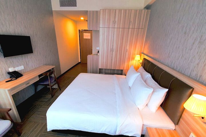Room 6 of 22