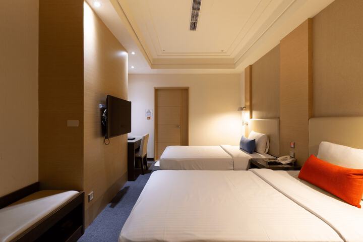 Room 22 of 57