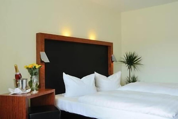 Room 6 of 29