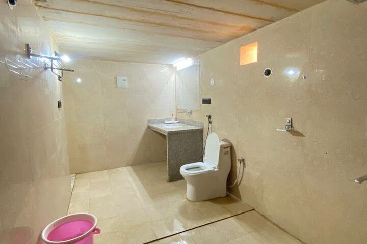 Room 14 of 23