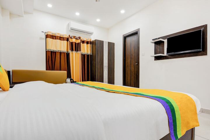 Room 18 of 33