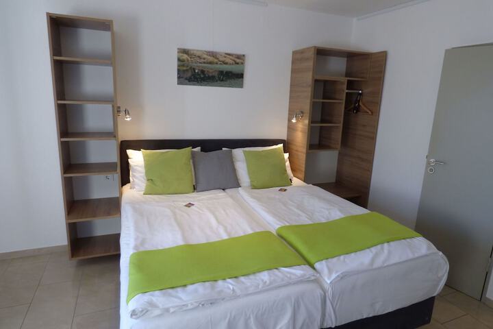 Room 14 of 40