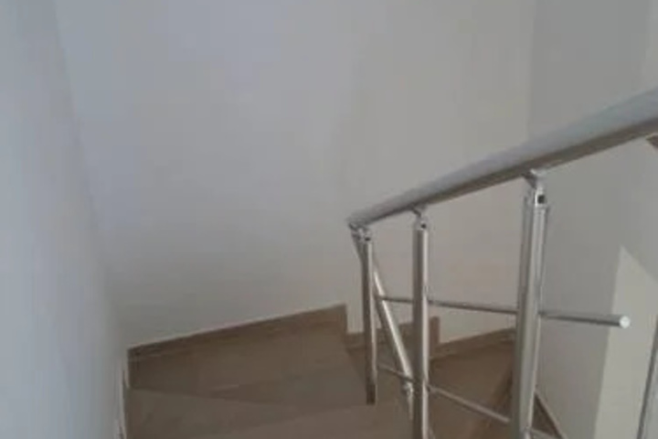 Room 17 of 28