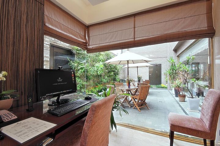 Business Center 66 of 81