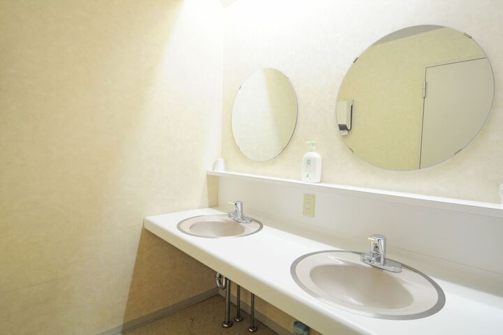 Room 9 of 46