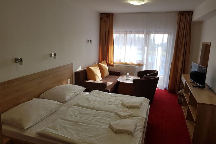 Room 5 of 61
