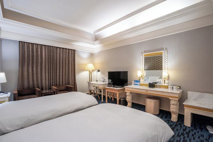 Room 14 of 63
