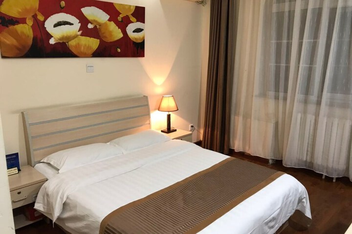 Room 12 of 27