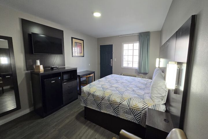 Room 7 of 38