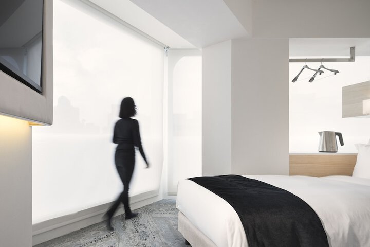 Room 2 of 28