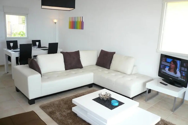 Room 3 of 9