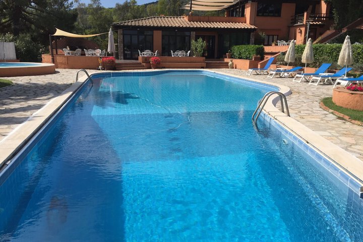 Hotel Pool