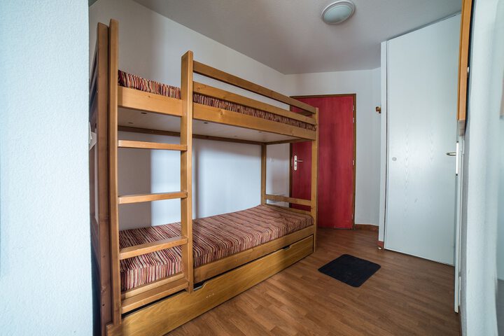 Room 8 of 42
