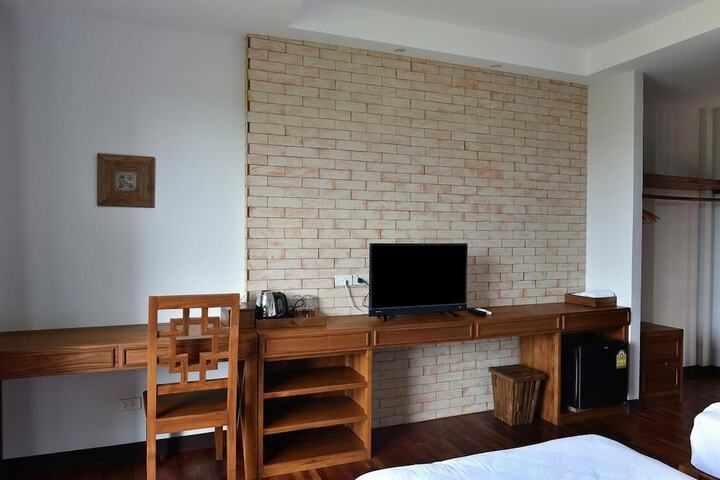 Room 8 of 38