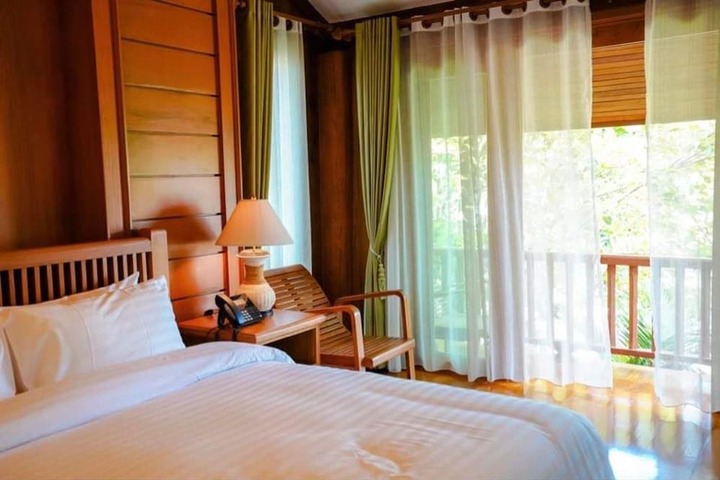 Room 7 of 27