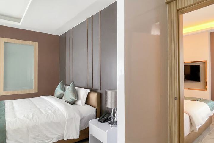 Room 32 of 88