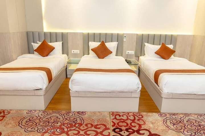 Room 2 of 8