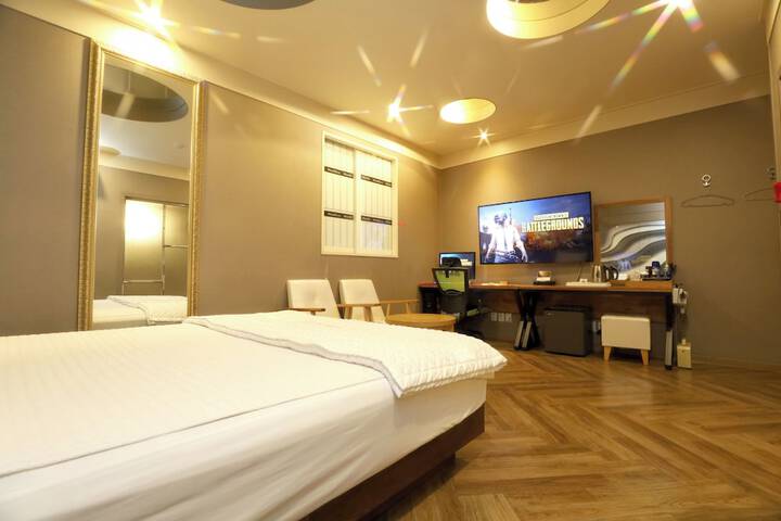 Room 12 of 45