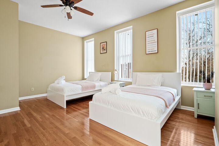Room 2 of 20