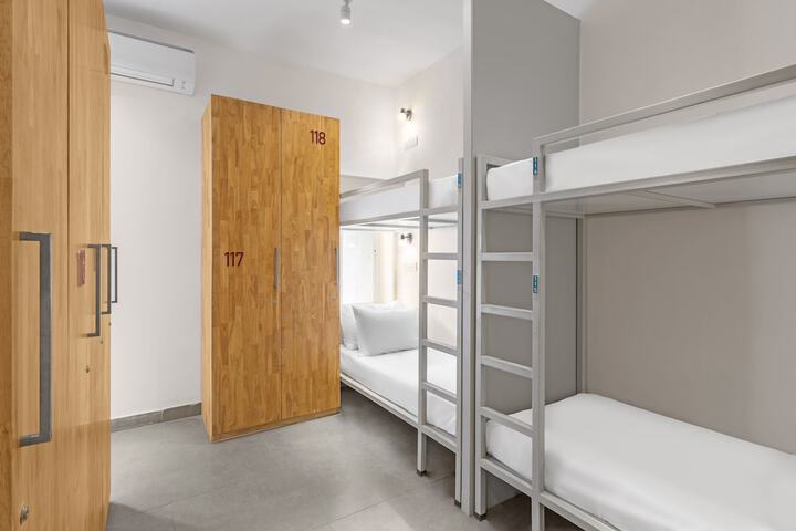 Room 4 of 34