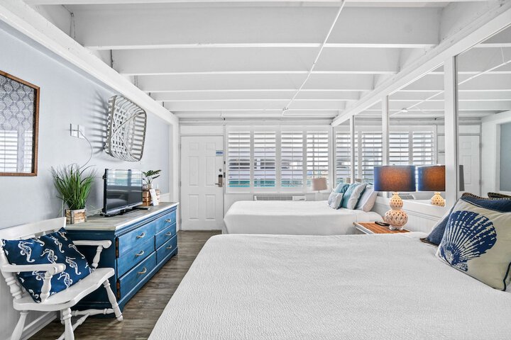 Room 3 of 20