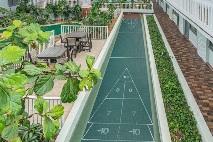 Hotel Pool