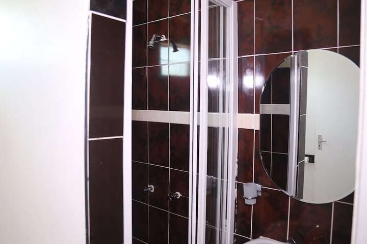 Room 35 of 68