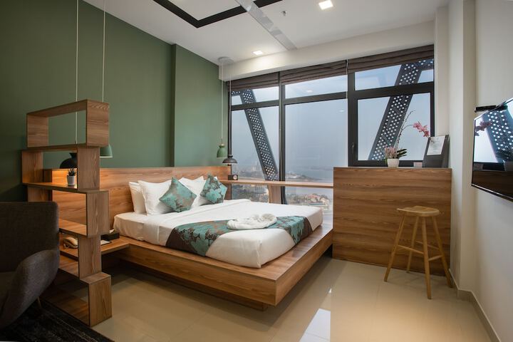 Room 13 of 115
