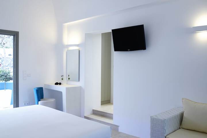 Room 33 of 90