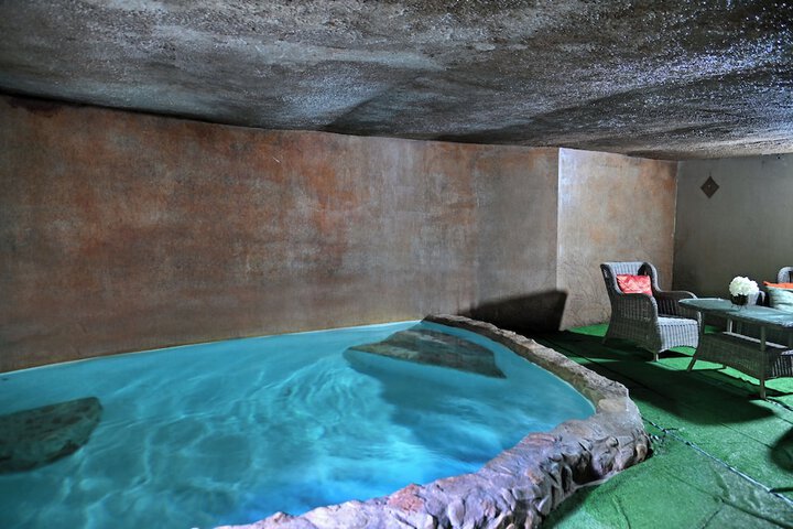 Pool 41 of 69