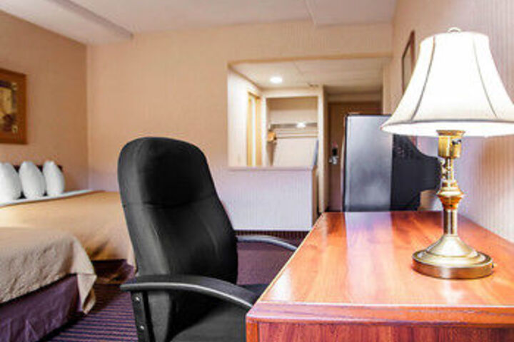 Room 10 of 24
