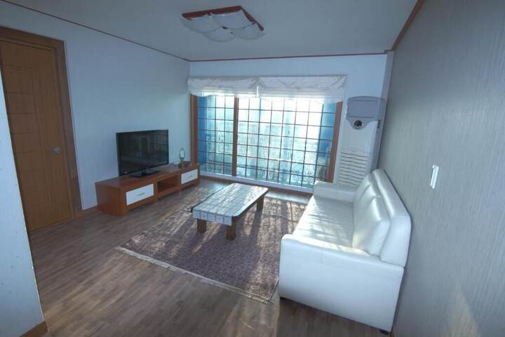 Room 21 of 34