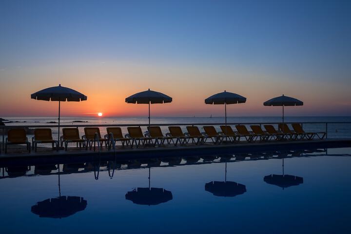 Hotel Pool