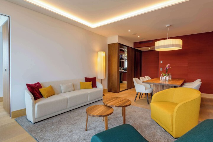 Room 16 of 42