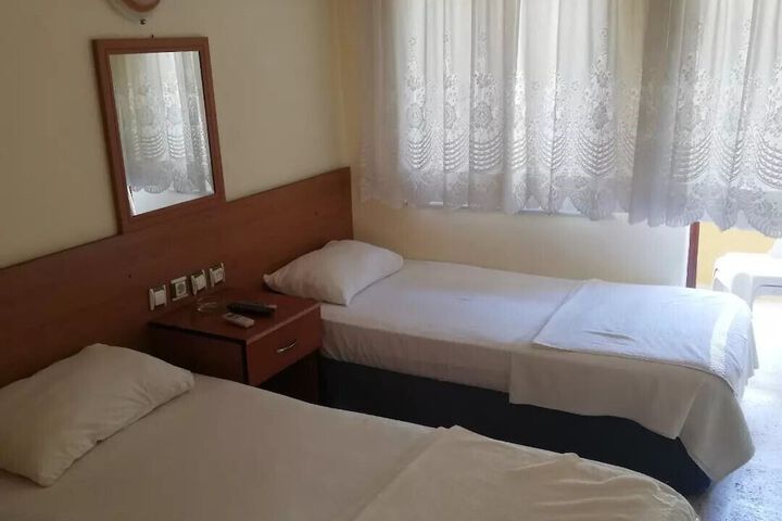 Room 5 of 11