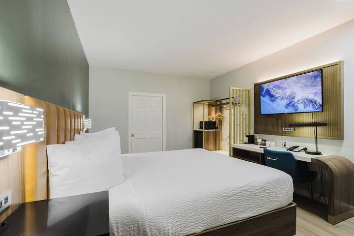 Room 16 of 60