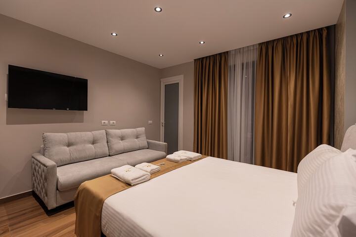 Room 27 of 95