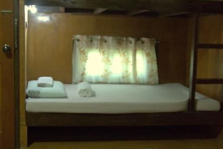 Room 23 of 124