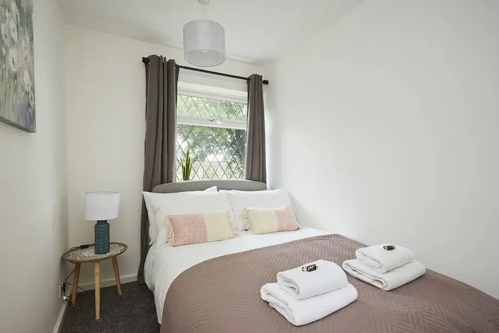 Room 4 of 14