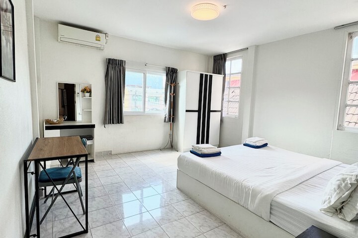 Room 47 of 91