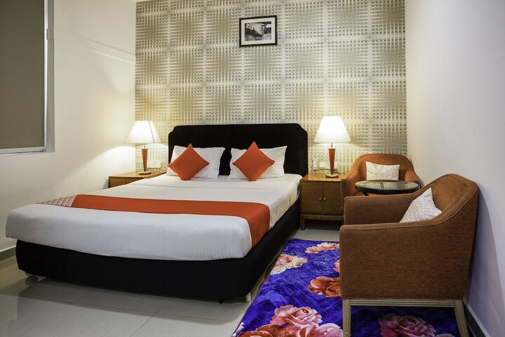 Room 9 of 36