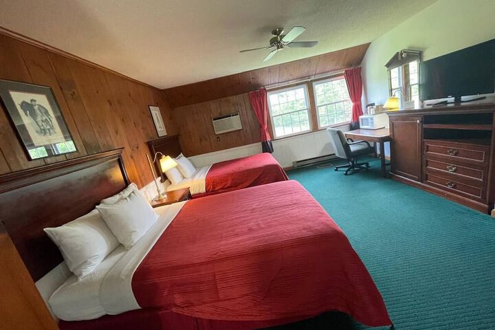 Standard Room, King or Two Doubles (17 of 24)