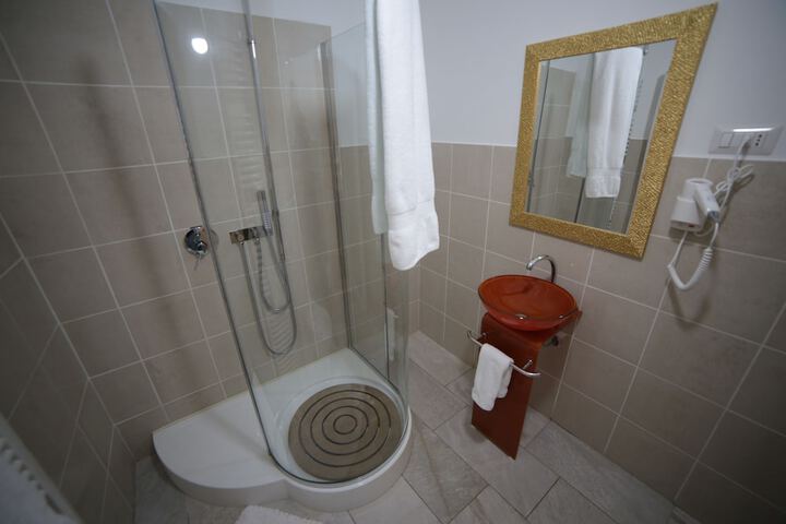 Room 21 of 41
