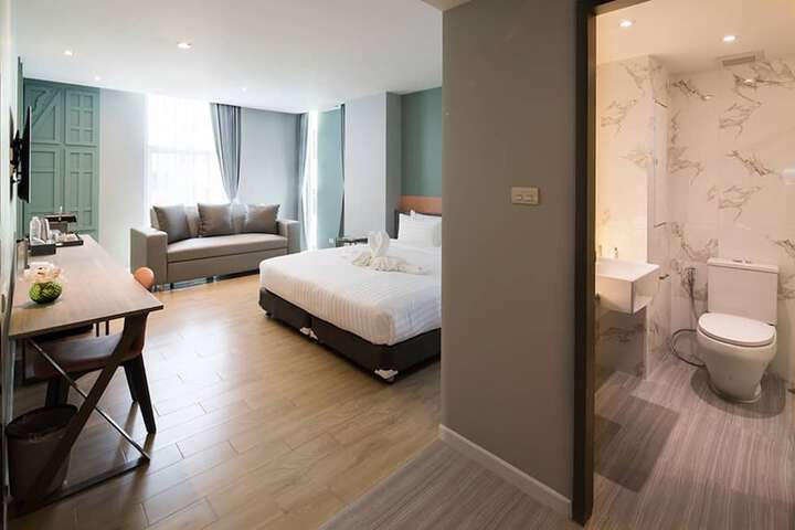 Room 15 of 46